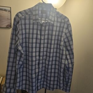 UNTUCKit Blue and White Plaid Shirt Size M. Great Condition!